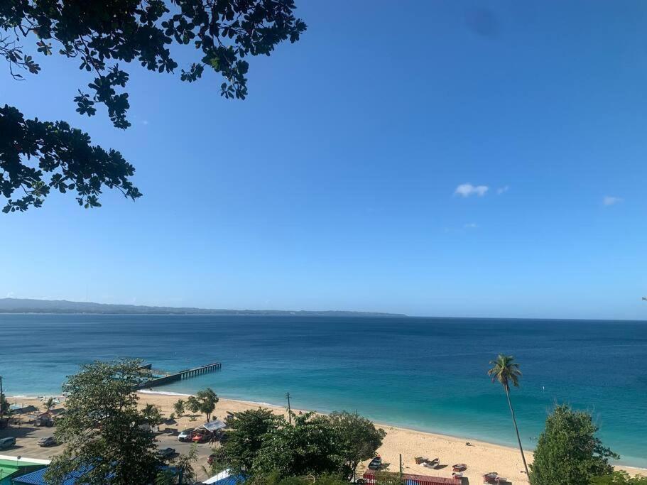 Aguadilla Sunset Apt Ac Wifi 8 Minute Walk Crashboat Beach Exterior photo